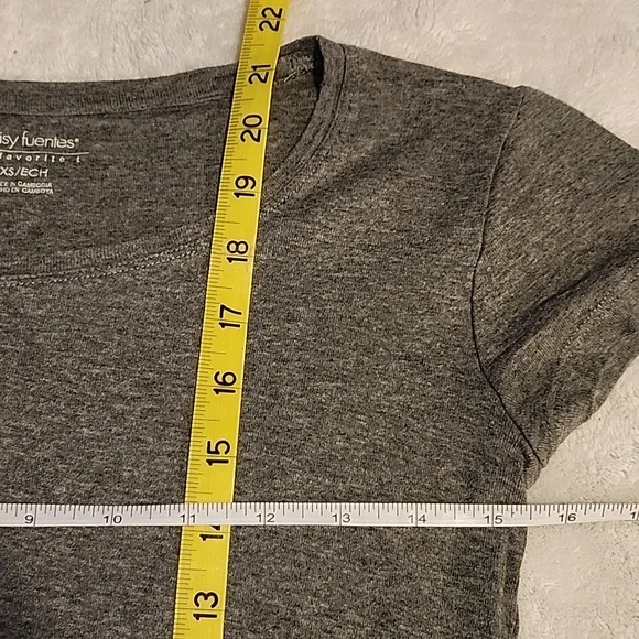 Daisy Fuentes favorite tee - Picture 6 of 6